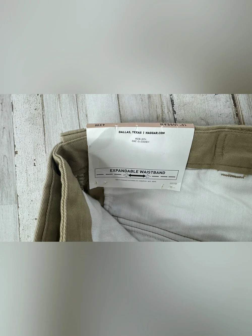 Haggar Mens Cotton Cargo Shorts Khaki Tan 42 Comfort 10” NWT